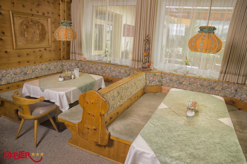 Ferienhotel Dobler Weissenbach am Lech Exteriör bild