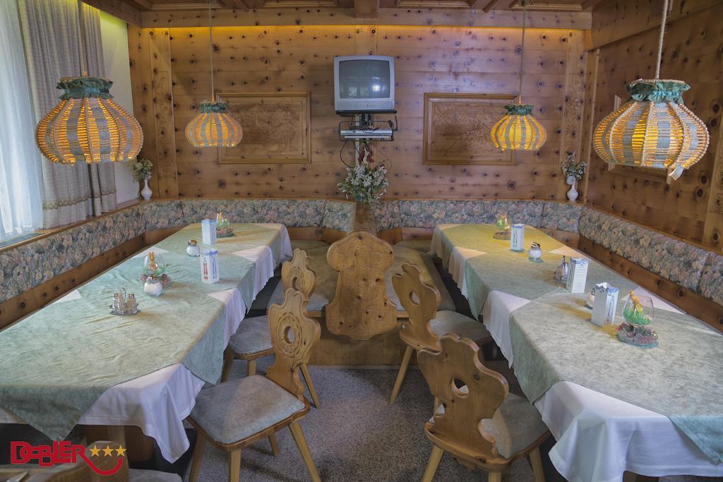 Ferienhotel Dobler Weissenbach am Lech Exteriör bild