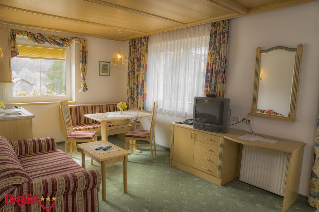 Ferienhotel Dobler Weissenbach am Lech Exteriör bild